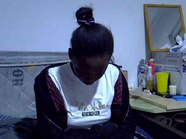 Sexybeiby1 webcam
