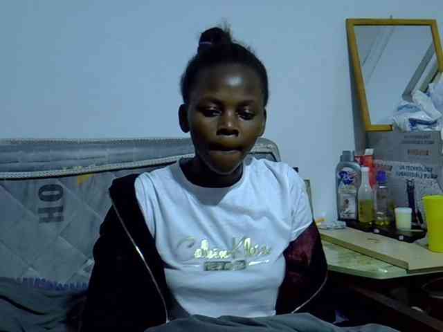 Sexybeiby1 webcam