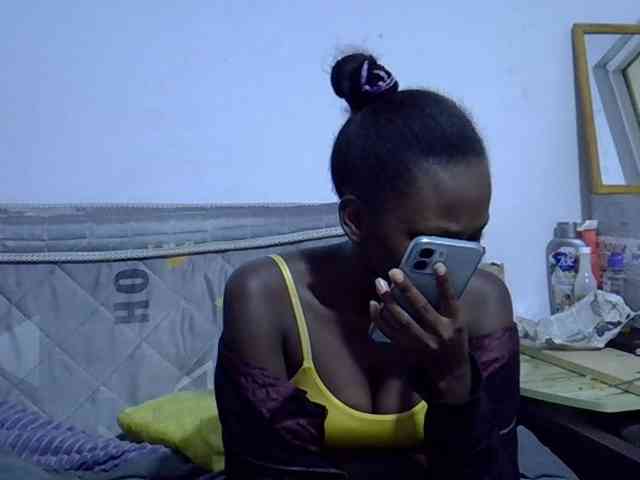 Sexybeiby1 webcam