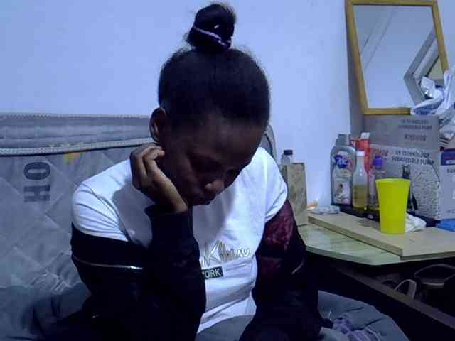 Sexybeiby1 webcam