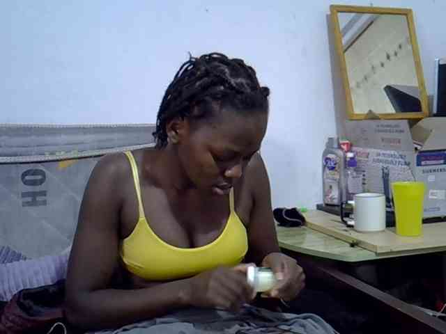 Sexybeiby1 webcam