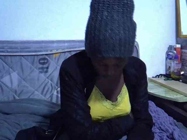 Sexybeiby1 webcam