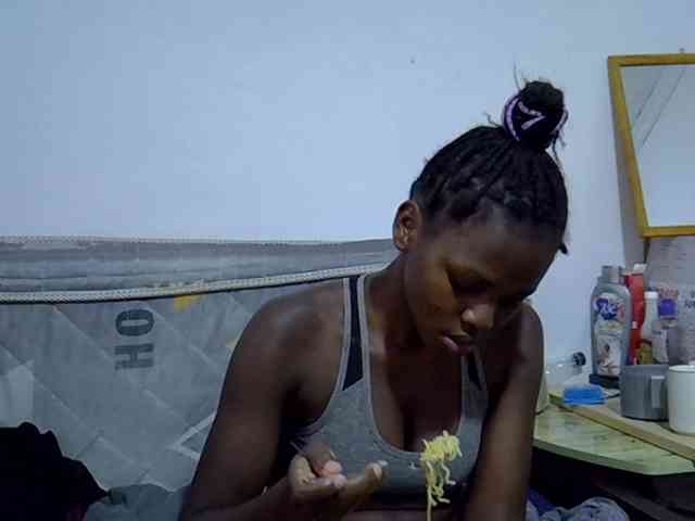 Sexybeiby1 webcam