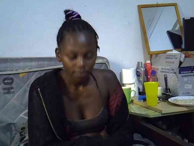 Sexybeiby1 webcam
