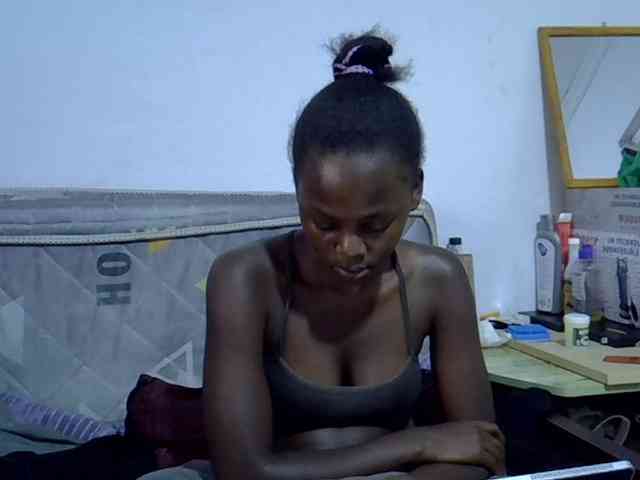 Sexybeiby1 webcam