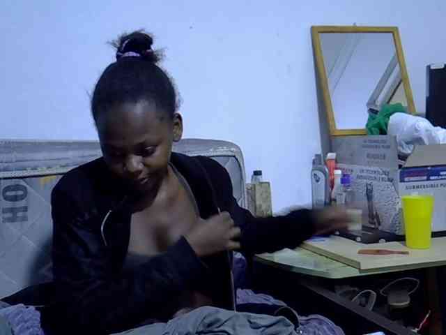 Sexybeiby1 webcam