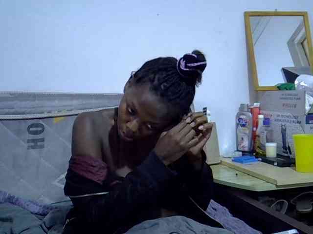 Sexybeiby1 webcam