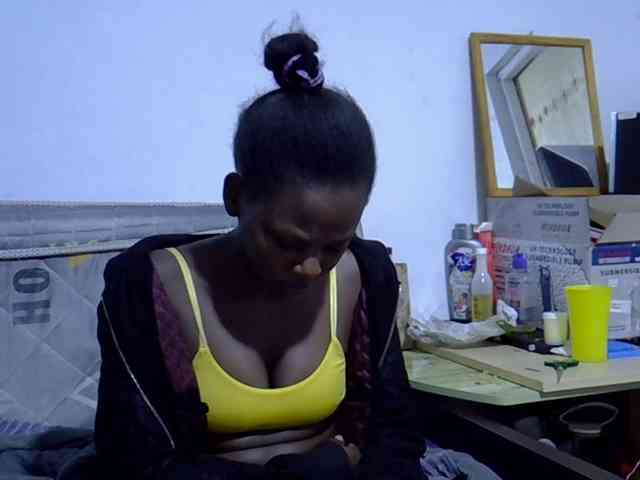 Sexybeiby1 webcam