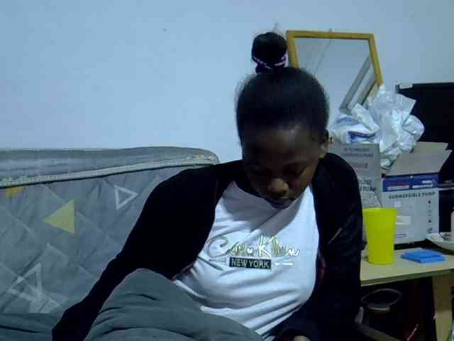 Sexybeiby1 webcam