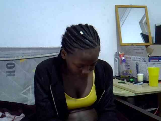Sexybeiby1 webcam