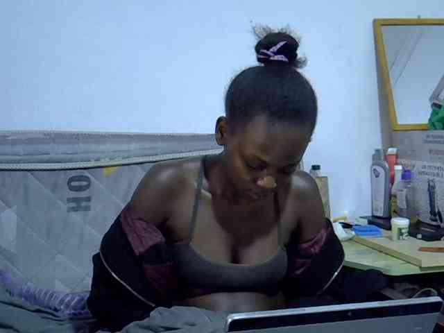 Sexybeiby1 webcam
