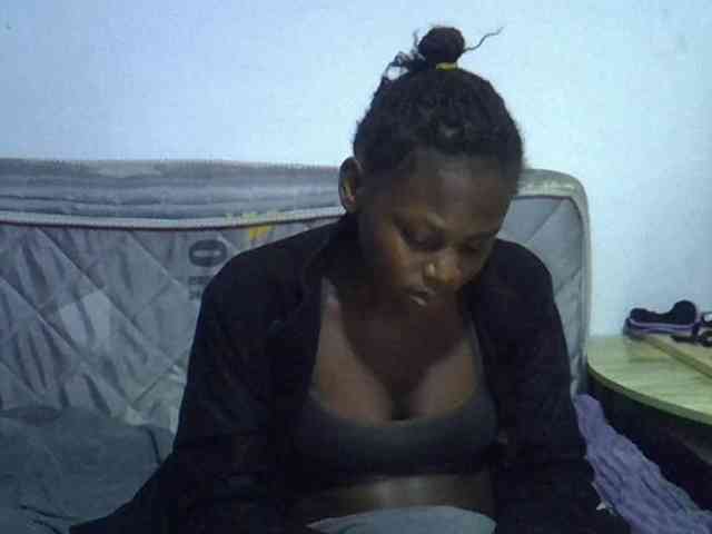 Sexybeiby1 webcam