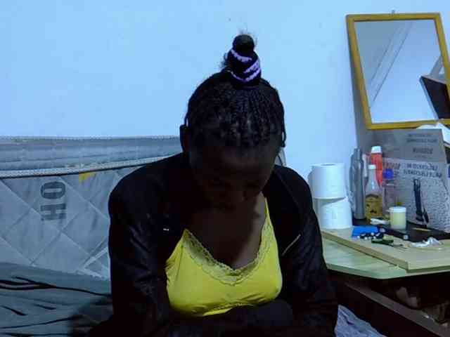 Sexybeiby1 webcam