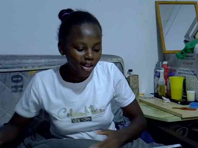 Sexybeiby1 webcam