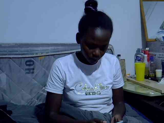 Sexybeiby1 webcam