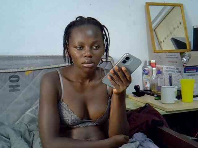 Sexybeiby1 webcam