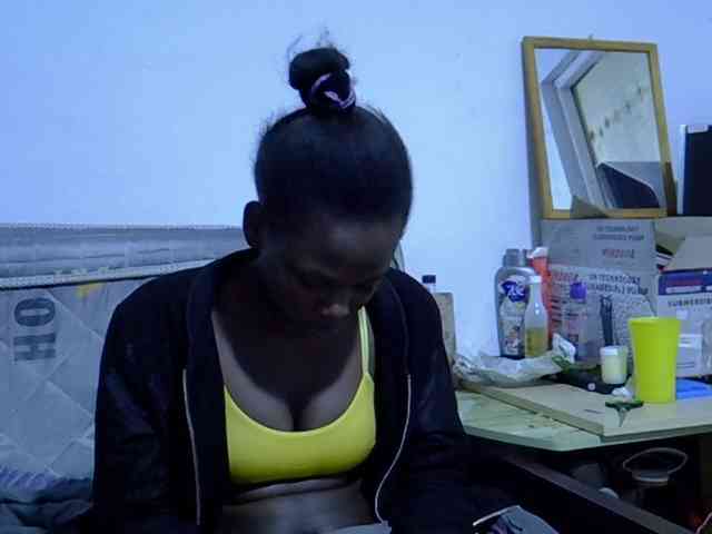 Sexybeiby1 webcam