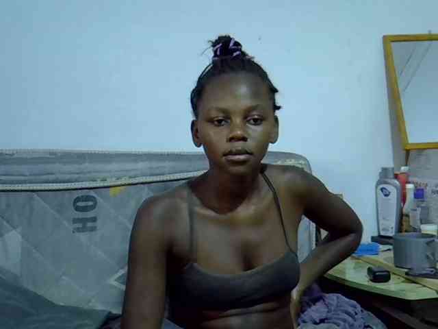 Sexybeiby1 webcam