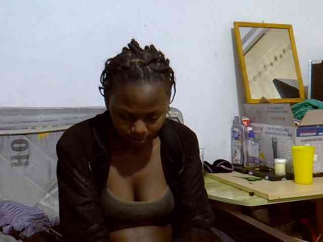 Sexybeiby1 webcam