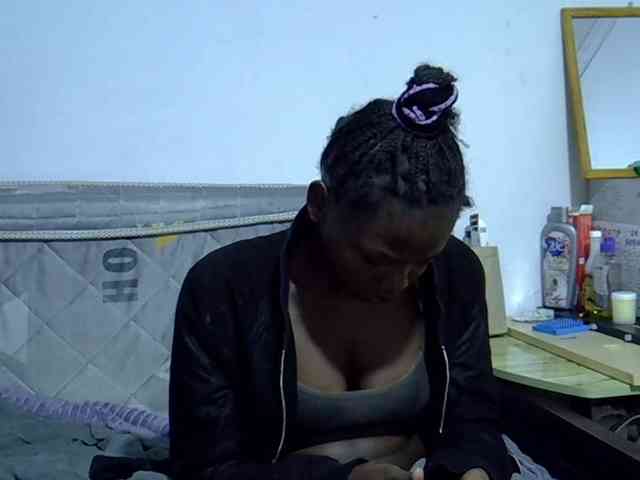 Sexybeiby1 webcam