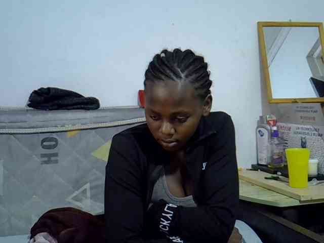 Sexybeiby1 webcam