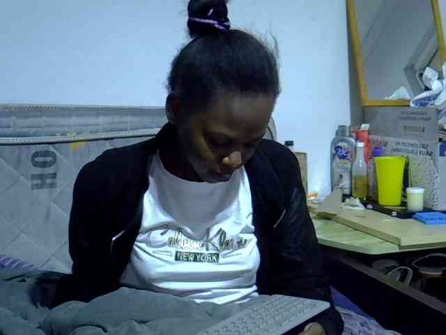 Sexybeiby1 webcam
