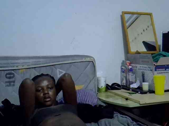 Sexybeiby1 webcam
