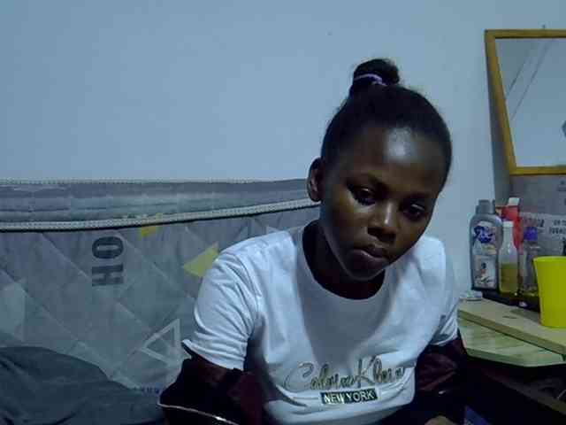 Sexybeiby1 webcam