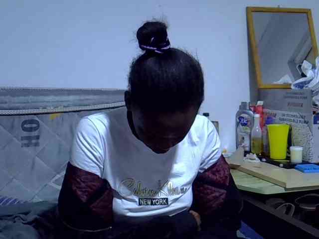 Sexybeiby1 webcam