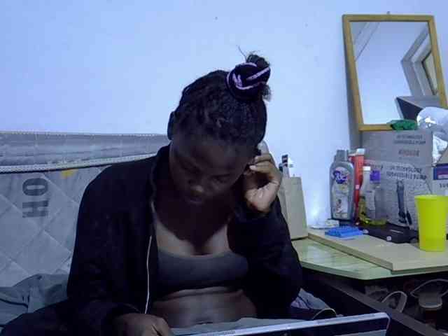 Sexybeiby1 webcam