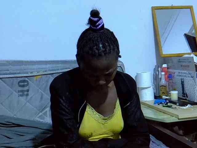 Sexybeiby1 webcam