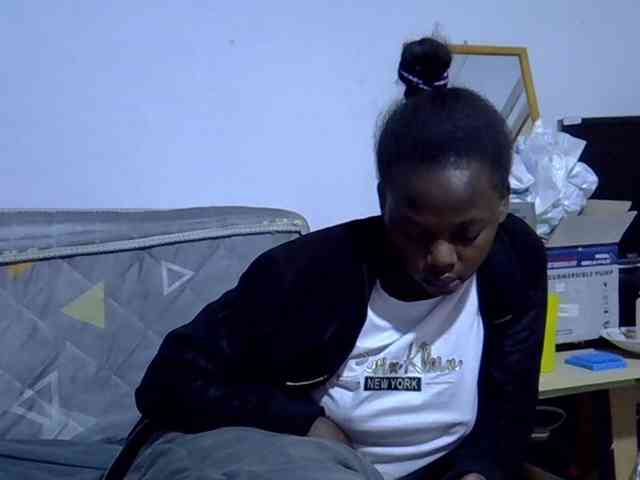 Sexybeiby1 webcam