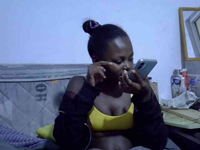 Sexybeiby1 webcam