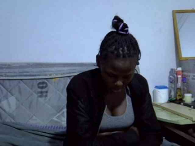 Sexybeiby1 webcam