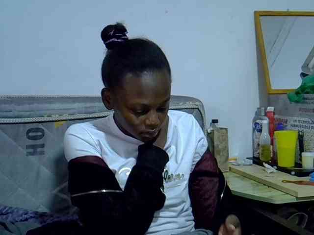 Sexybeiby1 webcam
