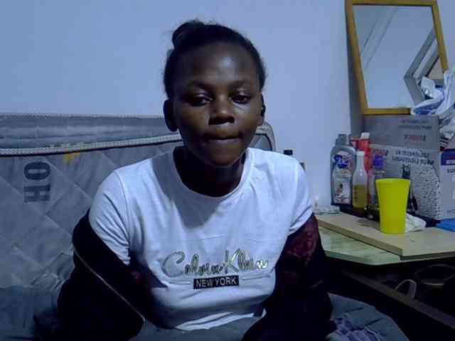Sexybeiby1 webcam