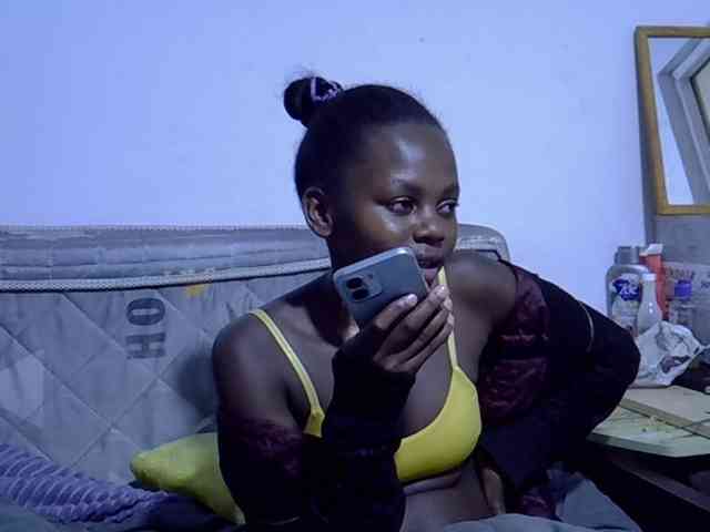 Sexybeiby1 webcam