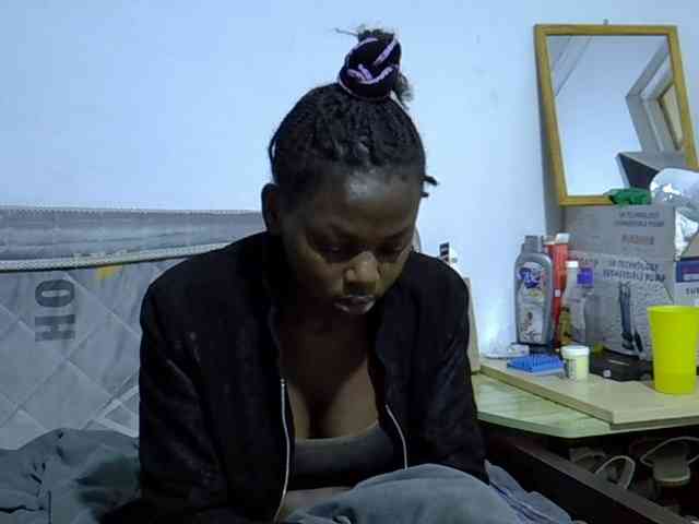Sexybeiby1 webcam