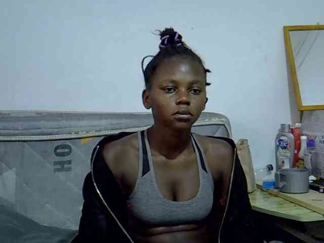 Sexybeiby1 webcam