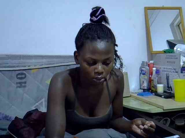 Sexybeiby1 webcam