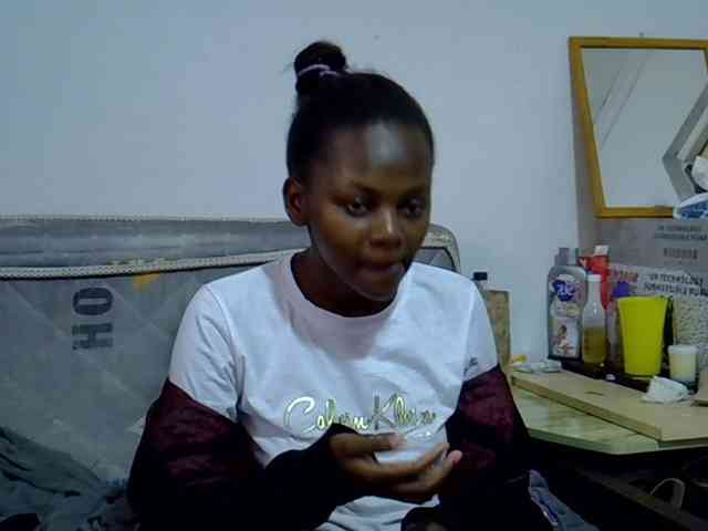 Sexybeiby1 webcam