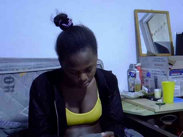 Sexybeiby1 webcam
