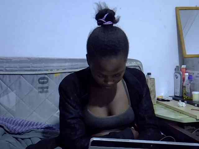 Sexybeiby1 webcam