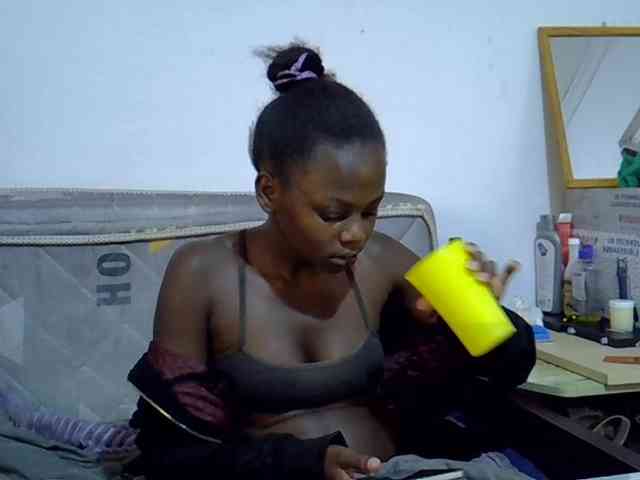 Sexybeiby1 webcam