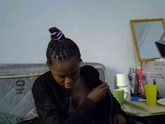Sexybeiby1 webcam