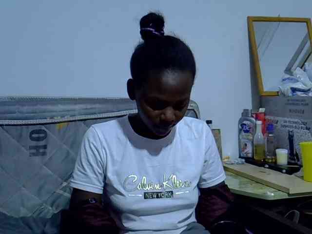 Sexybeiby1 webcam