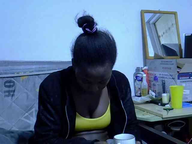Sexybeiby1 webcam