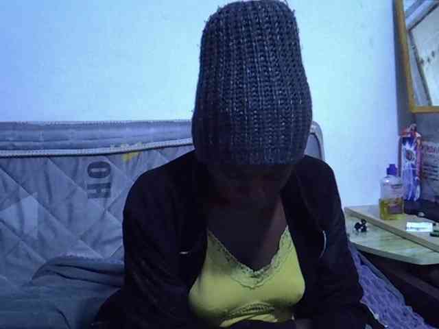Sexybeiby1 webcam
