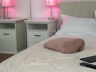 GiaVeil Porn Show