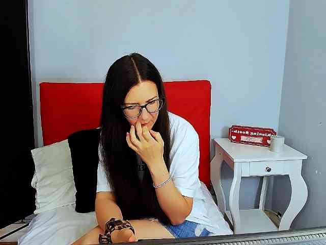 NadiaAmore Live Webcam on BongaCams
